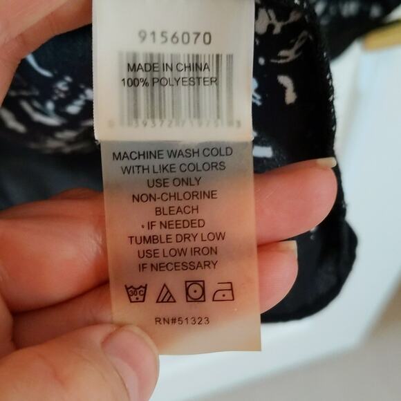 EUC Vince Camuto Top, XS - Picture 4 of 5